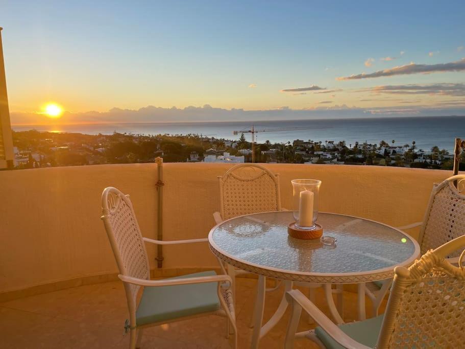 Golden Hour Beachfront Apartment Marbella Exterior photo